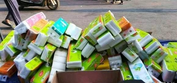 推荐一个超赚钱的项目，2020年轻松月入过万（看不起的地摊）