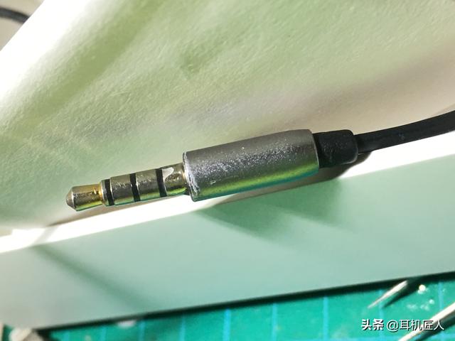 小米耳机只有一边有声音，这问题怎么解决