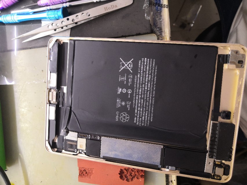 ipad mini 4 内部细节 和 A1538 换电池过程，