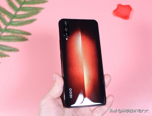 国内六款5G智能手机，哪款机器才是5G“机皇”？