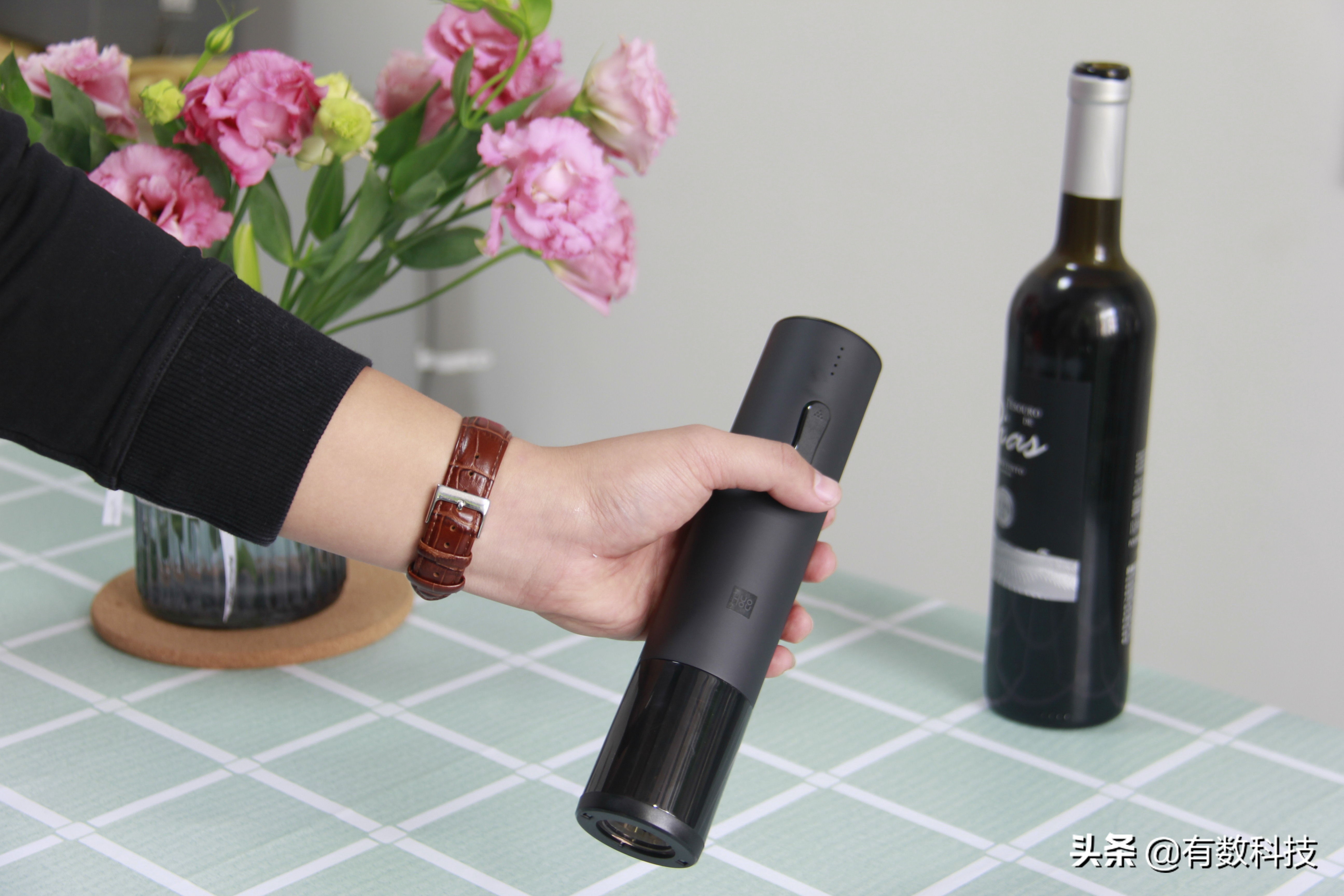 小米有品电动红酒开瓶器，不锈钢机身，6秒极速开瓶
