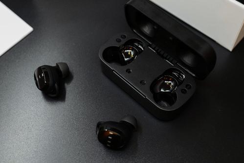 蓝牙耳机什么品牌比较好，2020年蓝牙耳机十大排行榜