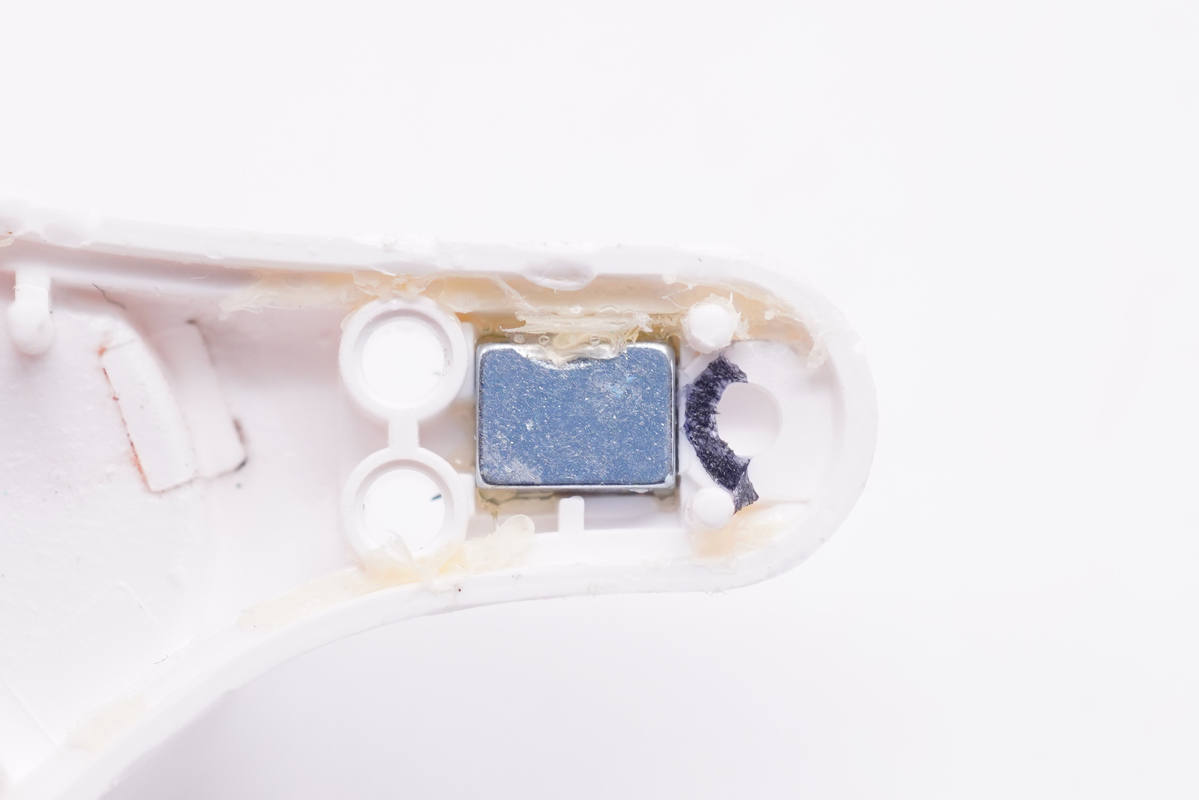 HTC首款TWS真无线降噪耳机E-mo1拆解报告