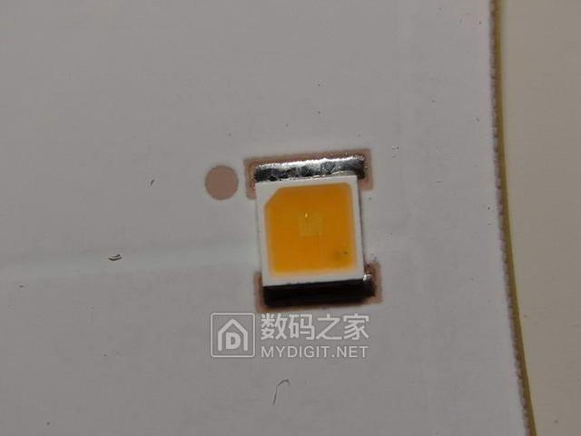 究竟是升级了还是缩水了？松下百元级LED吸顶灯对比评测