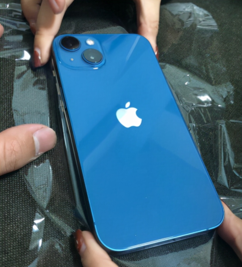 iPhone13最新售价确认，价格仅5699元起，果粉幸福来得太突然
