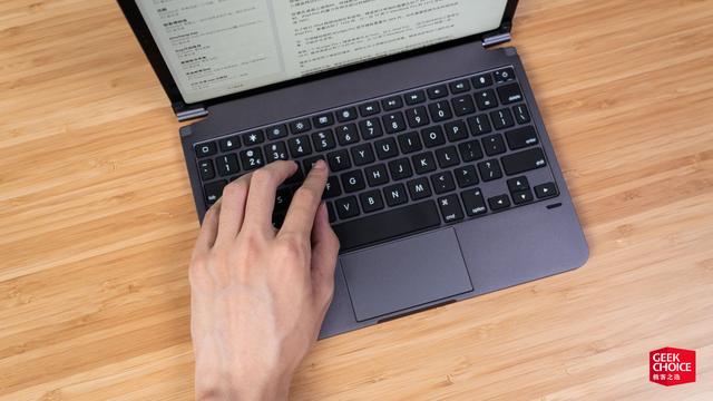 比苹果官方便宜一千块，这款带触控板的 iPad Pro 键盘体验如何？