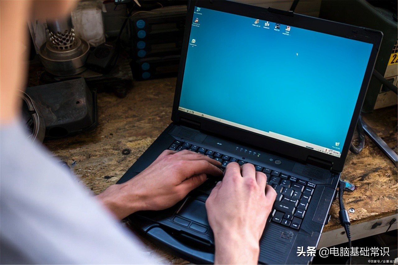 笔记本电脑开机黑屏没反应怎么办