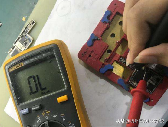 iPhoneX手机开机卡白苹果进不了系统-杭州华力学校