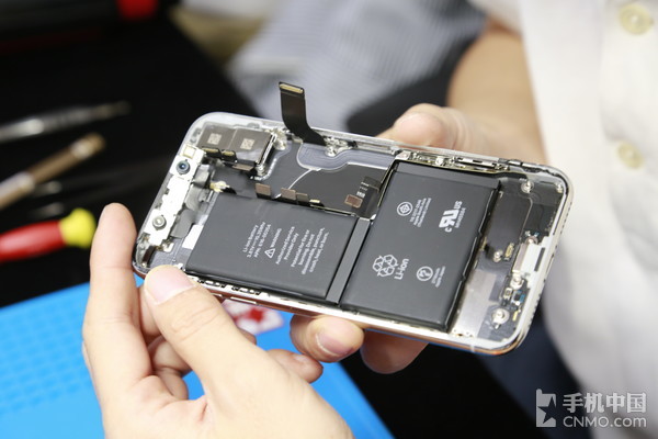 iPhone X拆机解析 双电芯设计引领新方向