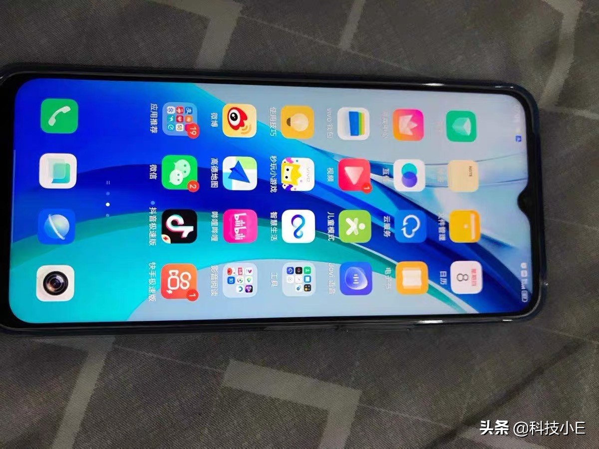 618手机别乱买，千元机认准这三款，配置给力价格良心
