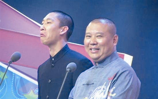 抽烟喝酒烫头：于谦三大爱好背后，是郭德纲和德云社的辛酸血泪