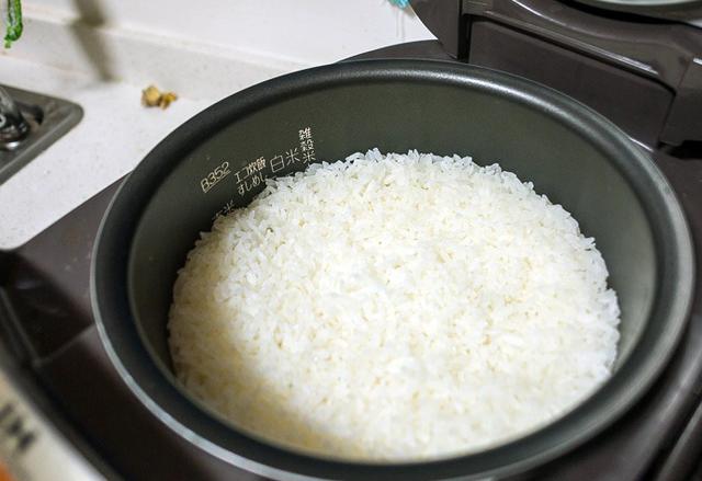 美的PK象印，IH电饭煲最详细大评测，买电饭煲必看攻略哦