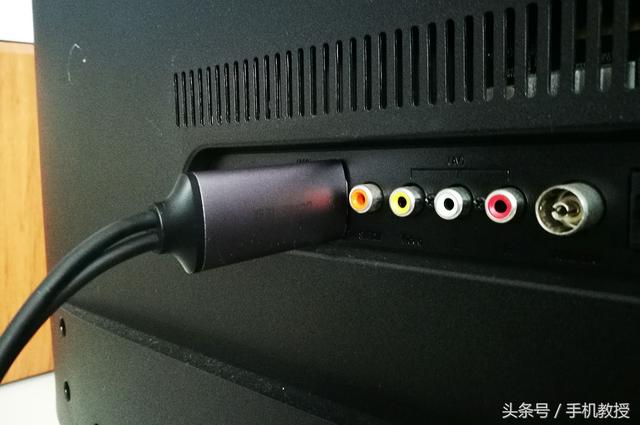 怎么把手机画面投屏到电视/投影仪上？这是最简单快速的方法！