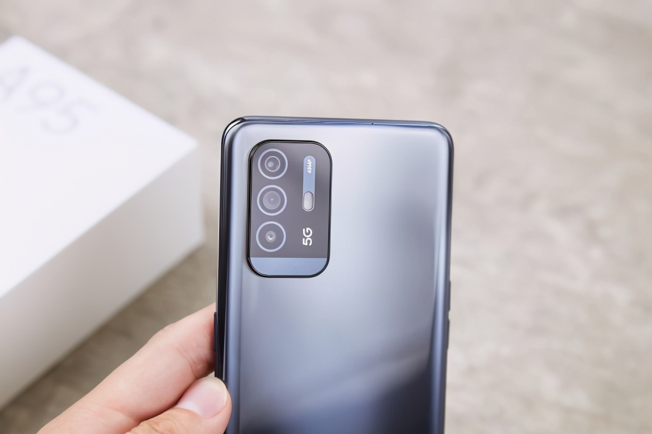 OPPO A95开箱上手：多重越级体验，1999元到底值不值？