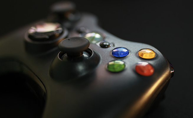 PC游戏手柄避坑推荐：比XBOX和PS4手柄便宜一半，手感竟一样