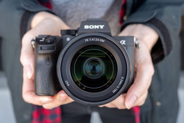 索尼24mm F1.4 GM镜头评测体验：光圈大+重量轻+画质高，没谁了！