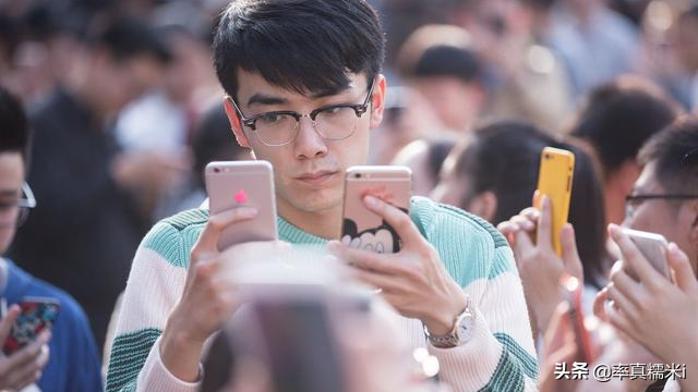 偷看“成人网站”以为没人知道？手机若出现三种征兆，就要小心了