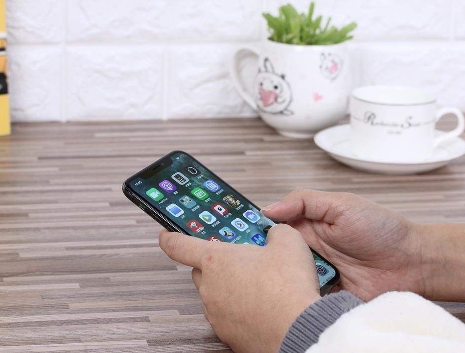 刘海屏+256G，这款iPhone老机型从8389元降到2449元，终于等到