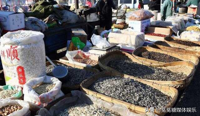 18种最赚钱的地摊生意适合穷人过年前后做