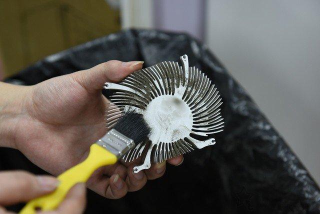 电脑清灰教程：电脑主机怎么清理灰尘？台式电脑主机清理灰尘教学