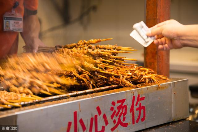 摆地摊卖什么火？最新数据告诉你答案，5种最红的地摊小吃上榜