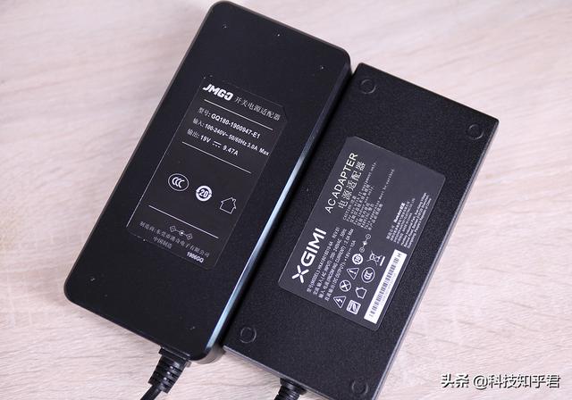 相差700元，坚果J9和极米H3谁才是家用投影之王？