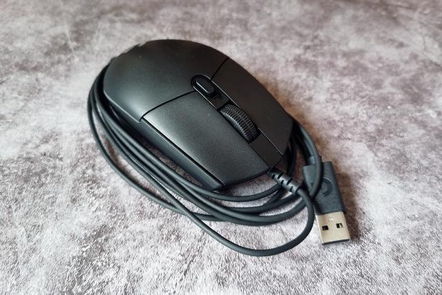 罗技新版G102游戏鼠标开箱：8000DPI、119元到手体验如何？