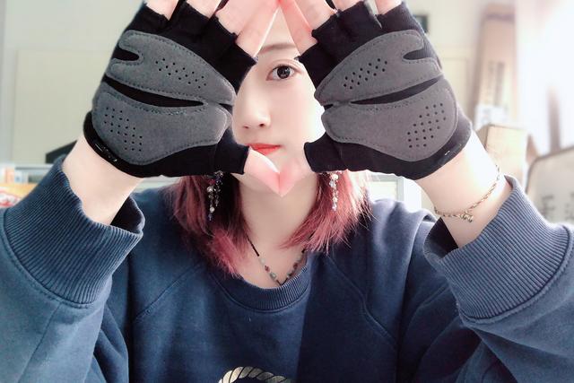 Nike SP20最新款健身手套测评：健身界的“无限手套”