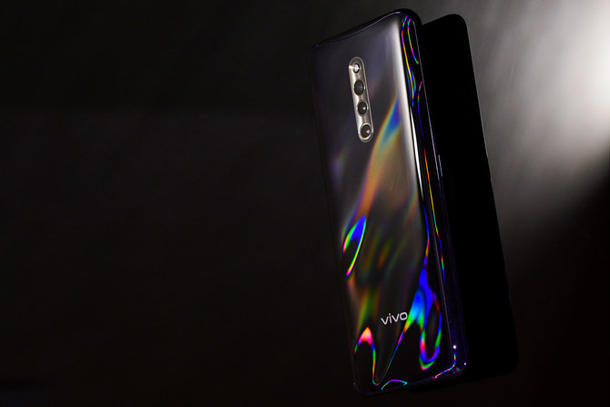 vivo X27 Pro评测：6.7英寸巨屏+4800万夜景微距三摄