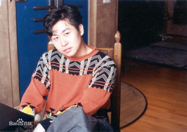他是90年代的精神偶像，退隐多年传坐牢，称结婚是伟大的冒险