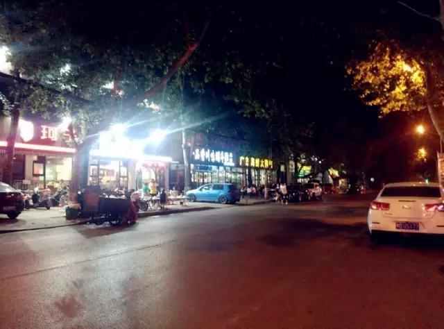 又到了甩开膀子撸串的季节，平顶山最全的烧烤夜市都在这里啦！