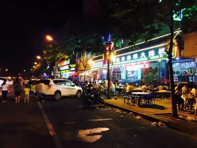 又到了甩开膀子撸串的季节，平顶山最全的烧烤夜市都在这里啦！