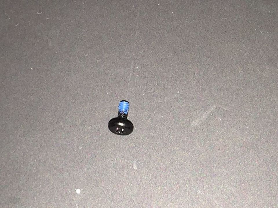 终于把Mac的键盘撬开，改了电源键的背光色
