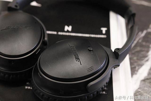 自从飞机上可以用手机后 降噪耳机就成了刚需品