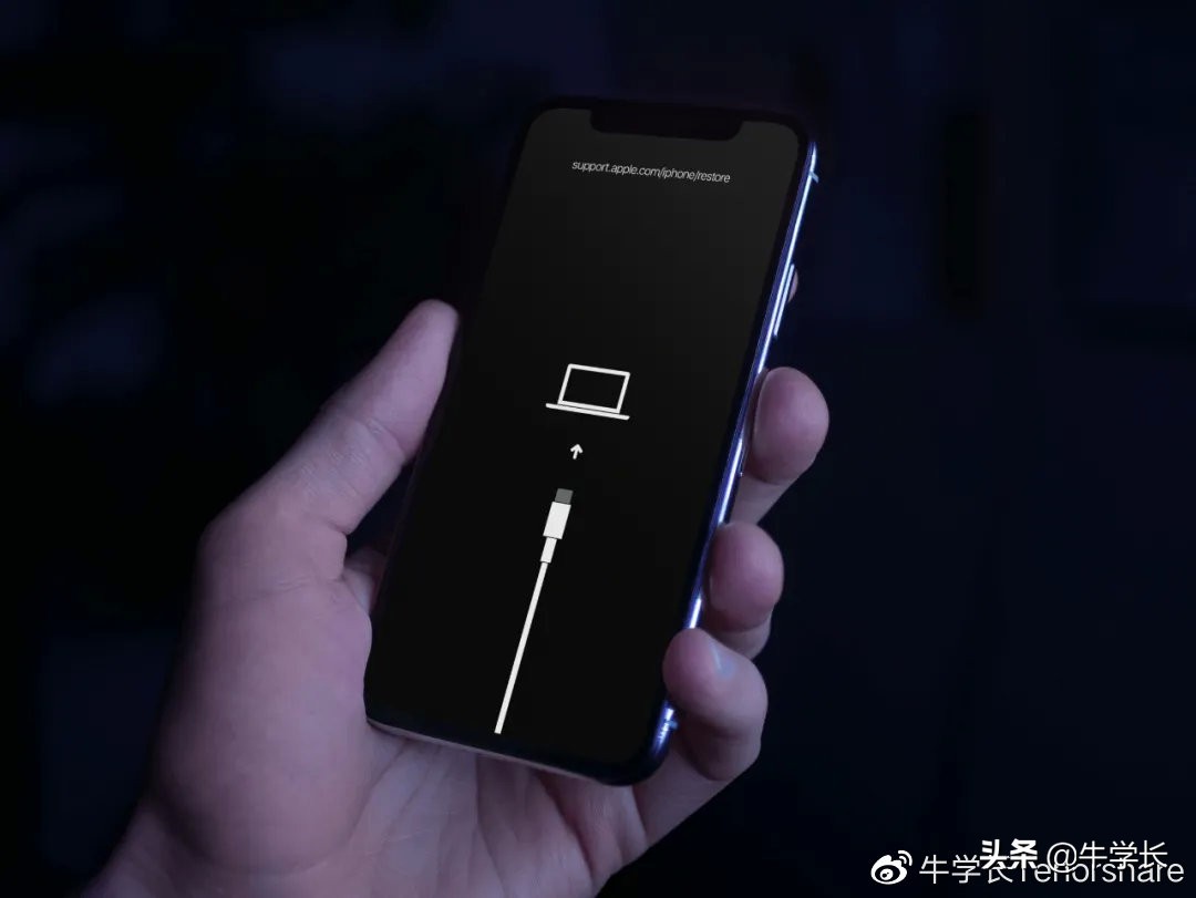 iPhone12/11更新iOS15系统一直卡在恢复模式，教你4种方法解决