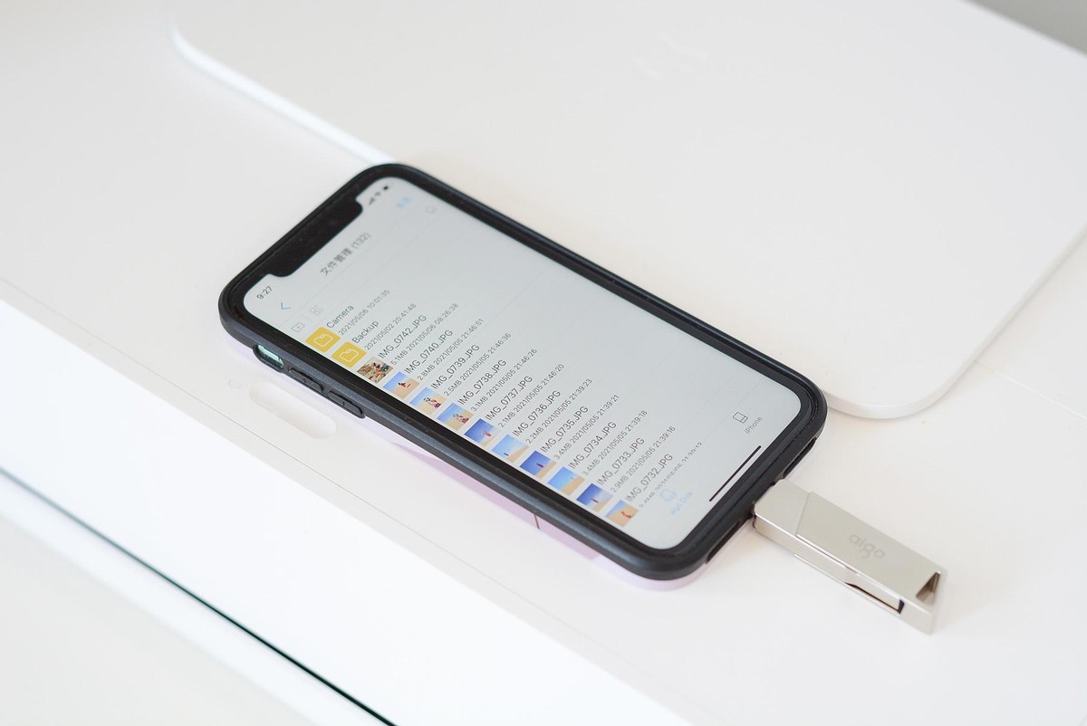 iPhone提示“存储空间不足”怎么办？aigo苹果手机U盘简评