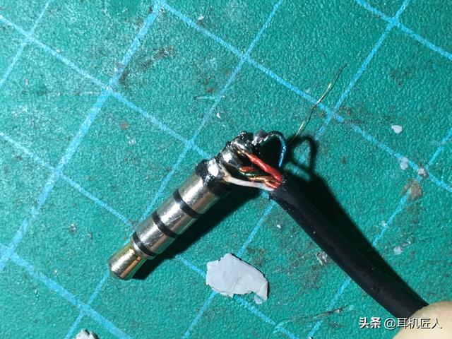 小米耳机只有一边有声音，这问题怎么解决