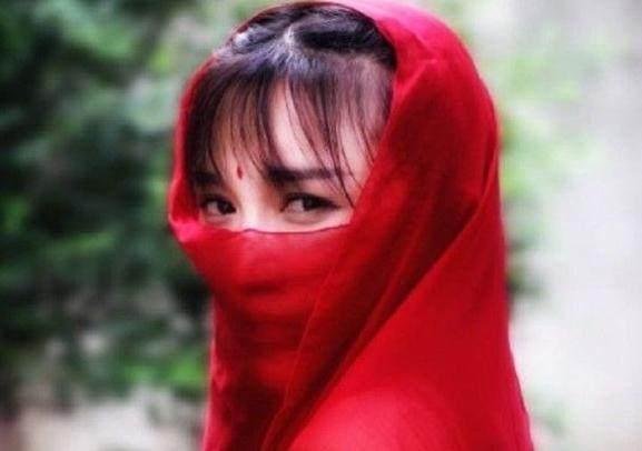 行平凡事，圆创业梦，扬中国风，营收过亿的李子柒为什么会火？