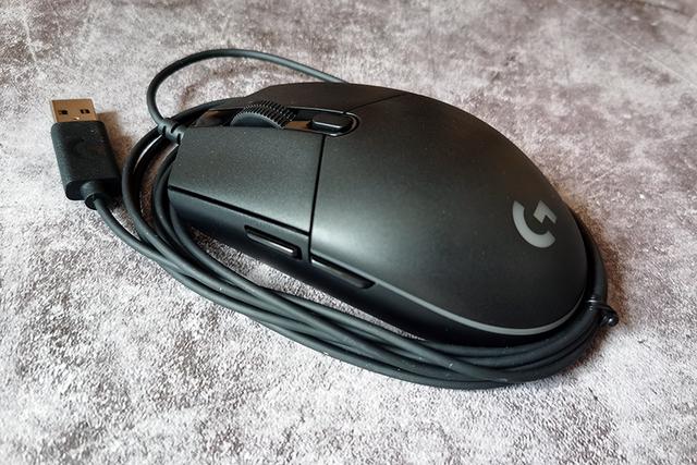 罗技新版G102游戏鼠标开箱：8000DPI、119元到手体验如何？