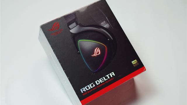 ROG新款游戏耳机发布，RGB真信仰