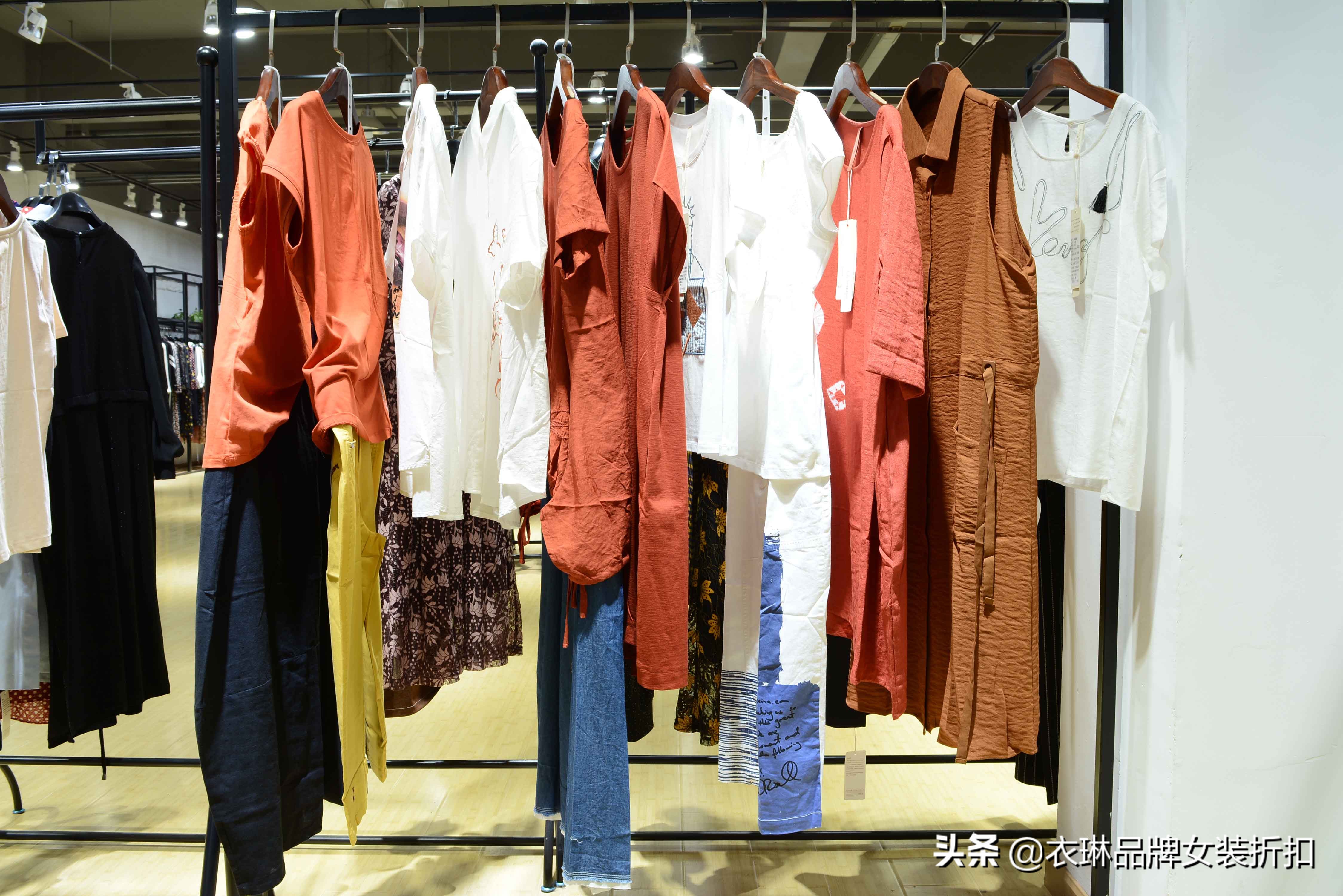 开一家品牌折扣女装店要准备多少钱？
