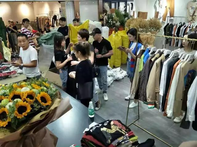 有经验懂技巧，才能成功开好服装店