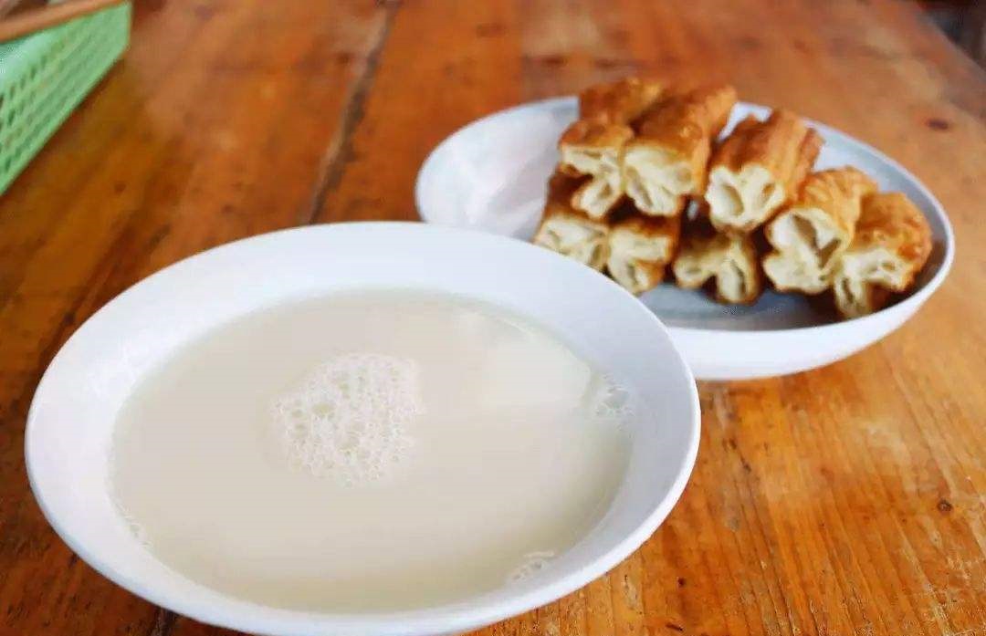 原本生意很差的早餐店，用了两个妙招，逼得隔壁同行关门转店