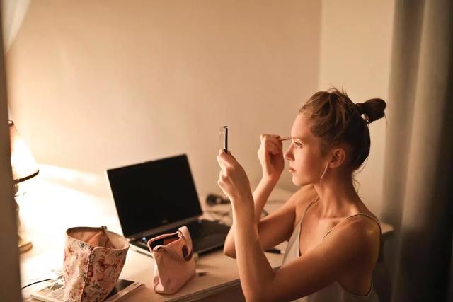八款妆前乳试用报告，有了它你的底妆又贵了200块钱