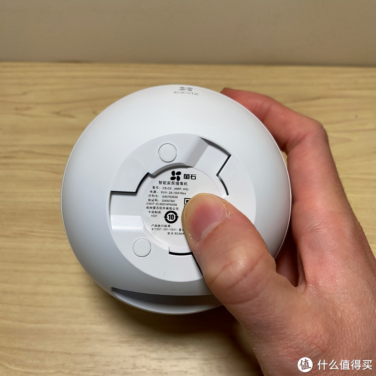可以监督孩子写作业、个性定制的摄像机，萤石2K超感知版精灵球