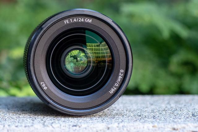 索尼24mm F1.4 GM镜头评测体验：光圈大+重量轻+画质高，没谁了！