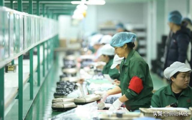 拼多多一年猛增260万商家，暴增1.7亿用户，靠的是一样的货7折卖