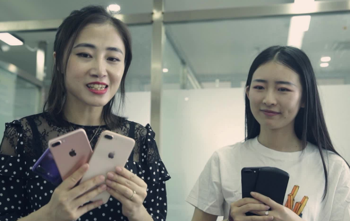2021手机别瞎买！这三款手机目前最火爆，每一款都有亮点