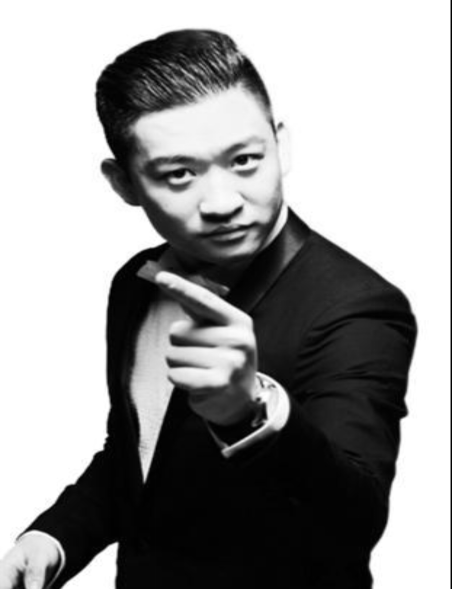离开德云社的曹云金，被人给予“叛徒”的称号，听云轩现在可好
