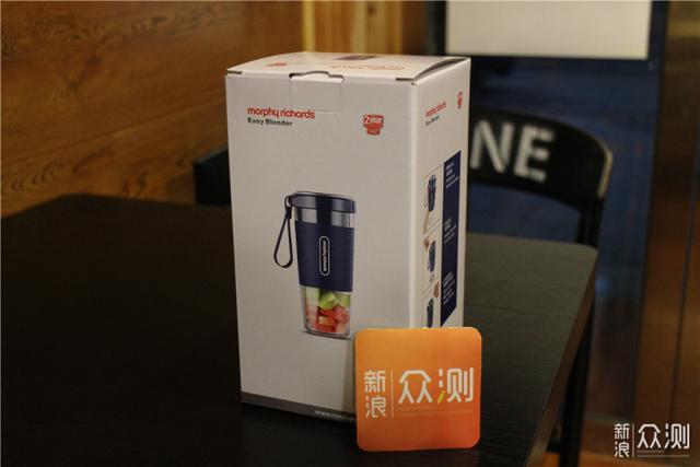 摩飞便携榨汁杯，把美味揣进口袋